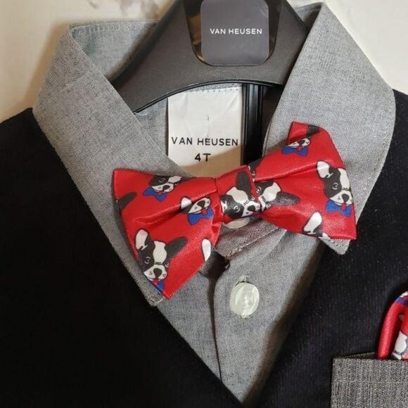 Van Heusen NWT Boys 4-Piece dress suit Vest Set With Dog Bow Tie & Pocket Square - Picture 4 of 4